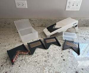 Mueller Austria V-Pro Multi-Blade Adjustable Mandoline Slicer